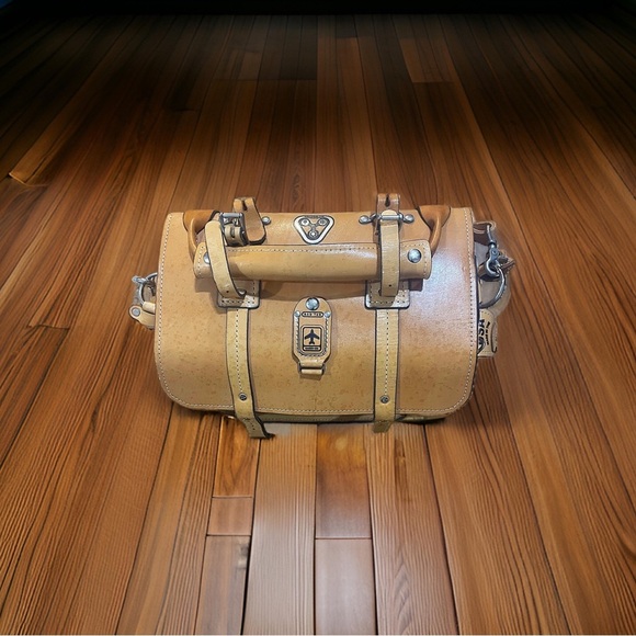 theleathershop.com Other - Genuine Leather Expedition Bag!